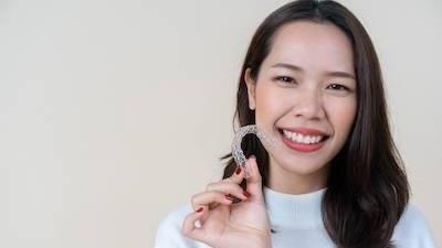 woman with invisalign | Dentist in Mount Waverley