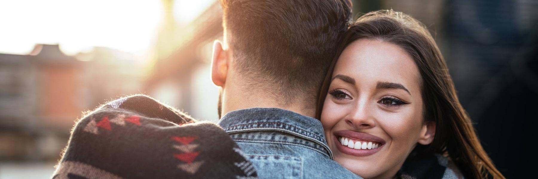 Professional teeth whitening glen waverley | Couple hugging